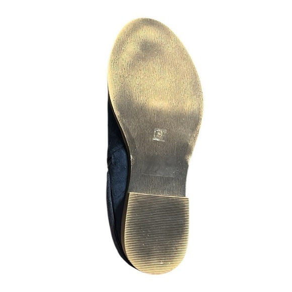 Ataiwee dark blue ankle boots. Very pretty. EUC. - Picture 8 of 12